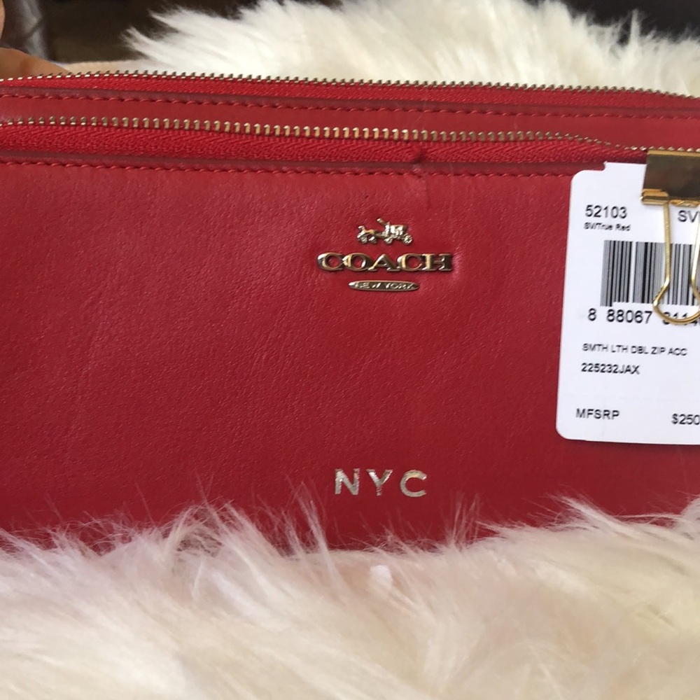 Coach wallet Major Flaws